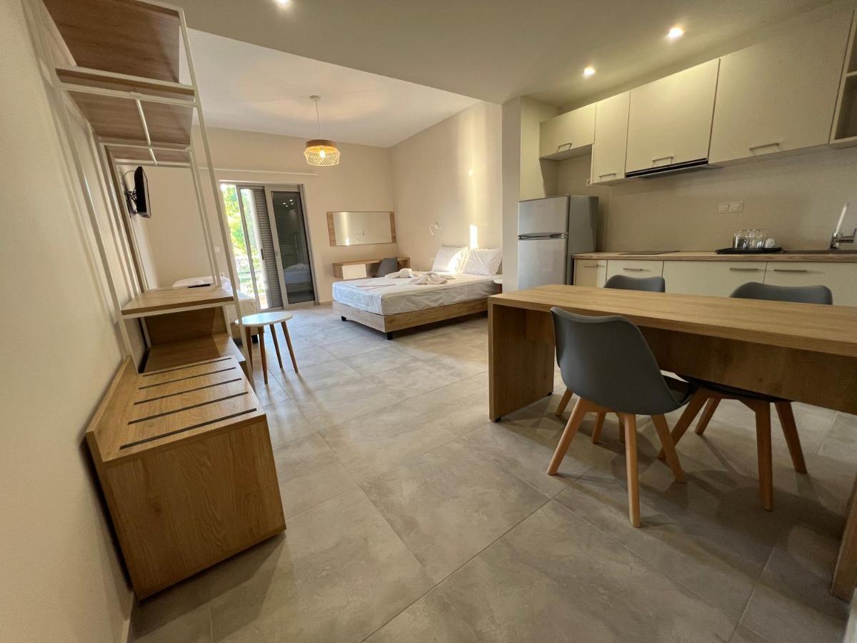 Mangata Seaside Hotel Apartment Rovies